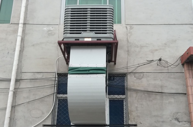 高溫工廠車間濕簾降溫系統(tǒng)整套設(shè)備啟動(dòng)后，霧化1升水僅需5W的電能，能耗是非常低
