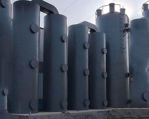 電捕焦油器簡介電捕焦油器采用結(jié)構(gòu)形式有同心圓式、管式和蜂窩式等三種。無論哪種結(jié)構(gòu)，其工作原理，即在金屬導(dǎo)線與金屬管壁（或極板）間施加高壓直流電，以維持足以使氣體產(chǎn)生電離的電場，使陰陽極之間形成電暈區(qū)。本段結(jié)構(gòu)分析三種結(jié)構(gòu)的電捕焦油器均有
